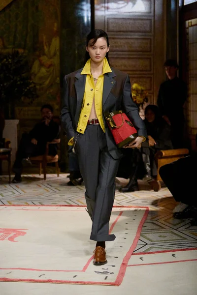 Look 22
